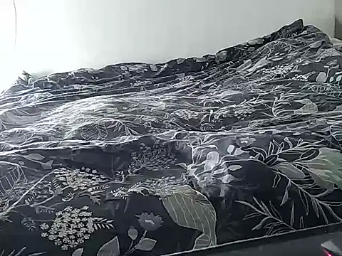 Snapshot of Carlyfr chatting on November 27, 8:11 pm Carlyfr online show from November 27, 8:11 pm