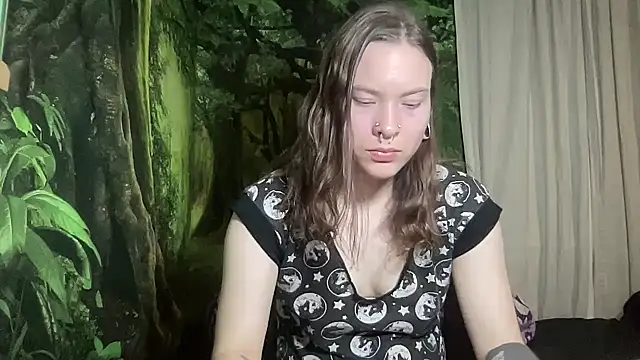 mo0ngoddess online show from January 18, 4:37 am