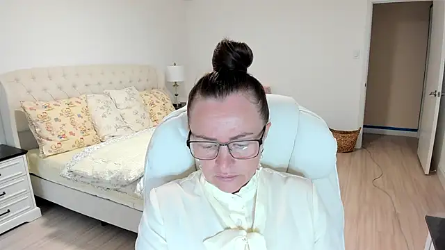 Vika73 online show from September 15, 1:00 pm