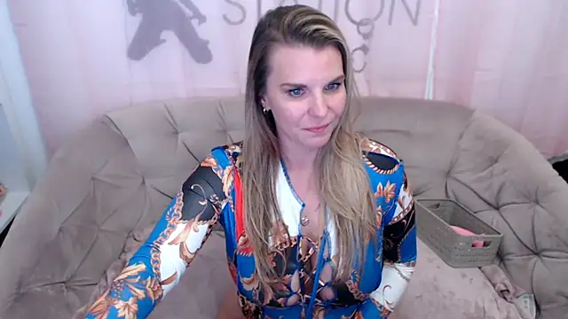 AischePervers online show from September 11, 7:03 pm