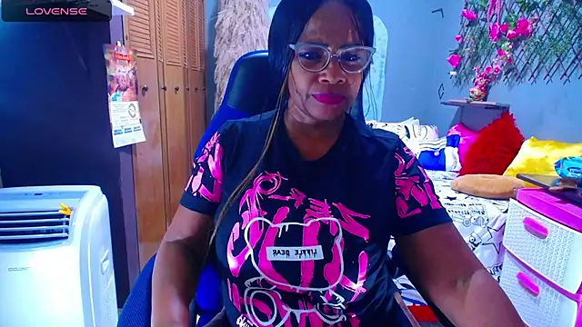 Snapshot of cairohot chatting on January 12, 11:26 pm cairohot online show from January 12, 11:26 pm