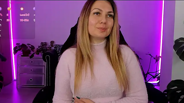 LindaWhite  online show from February 23, 9:59 pm