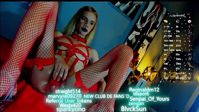 Snapshot of love_amor_ chatting on December 24, 8:16 pm love amor online show from December 24, 8:16 pm