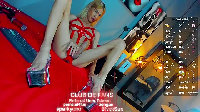 Snapshot of love_amor_ chatting on January 26, 5:34 am love amor online show from January 26, 5:34 am