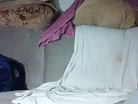 Snapshot of GariQNight chatting on December 13, 3:27 am GariQNight online show from December 13, 3:27 am