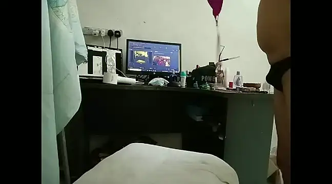 Snapshot of Danny1355 chatting on January 29, 7:15 am Danny1355 online show from January 29, 7:15 am