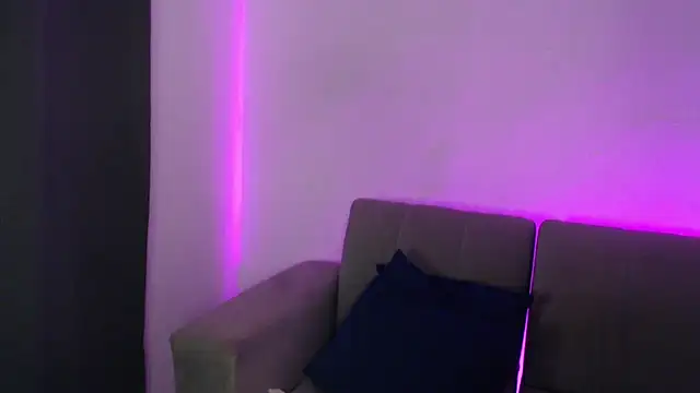 Snapshot of lispetite chatting on January 18, 8:41 am lispetite online show from January 18, 8:41 am