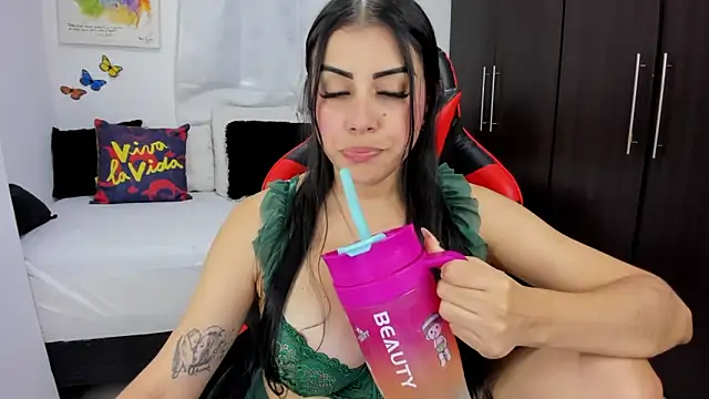 lucy007  online show from March 4, 8:05 pm