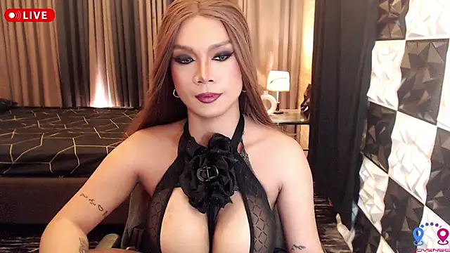 Snapshot of BigCockJewel chatting on October 7, 11:18 am BigCockJewel online show from October 7, 11:18 am