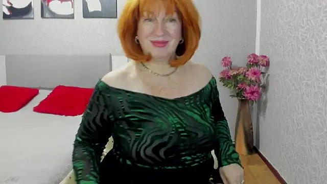 JUNOOO online show from February 6, 7:29 pm