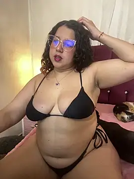 Snapshot of shara_ chatting on December 20, 3:25 am shara online show from December 20, 3:25 am