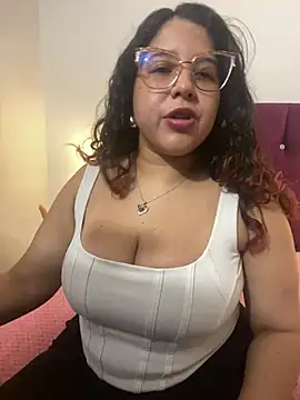 Snapshot of shara_ chatting on February 28, 3:48 am shara online show from February 28, 3:48 am