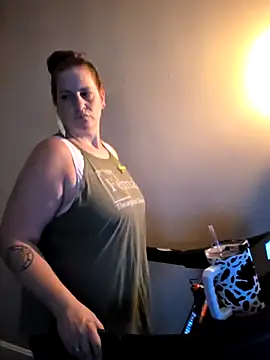 onlyhotbbw75 online show from October 17, 9:23 am