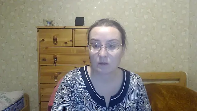 Snapshot of Smart_Rose chatting on February 6, 2:15 pm Smart Rose online show from February 6, 2:15 pm