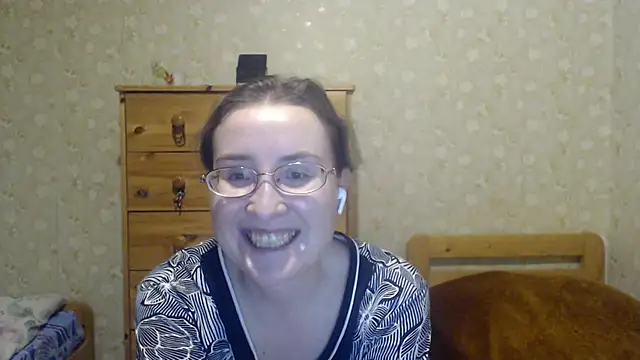 Snapshot of Smart_Rose chatting on February 11, 12:59 am Smart Rose online show from February 11, 12:59 am