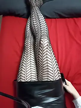 Snapshot of JulietteMaitresse chatting on November 11, 7:58 pm JulietteMaitresse online show from November 11, 7:58 pm