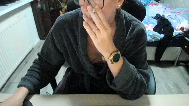 minoesje37 online show from November 9, 8:07 pm