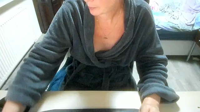 minoesje37 online show from November 17, 8:25 pm