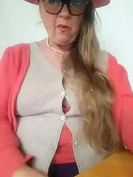 MucMilf59 online show from November 22, 11:20 am