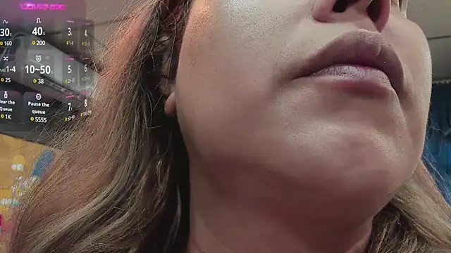 khloeHermaprodit3 online show from February 21, 9:54 pm