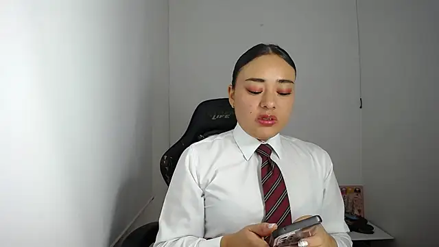 Snapshot of ReyleDoll chatting on December 20, 7:39 pm ReyleDoll online show from December 20, 7:39 pm