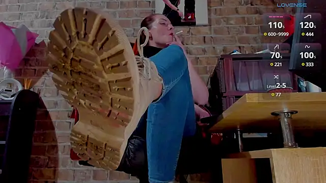 MrsVenus online show from March 4, 1:59 pm