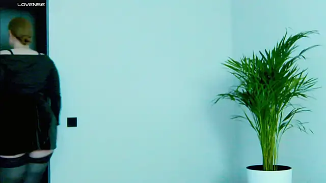 Sinful Eyes online show from November 27, 6:15 am