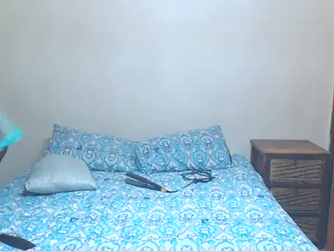 Snapshot of sexylax17 chatting on October 5, 5:33 pm sexylax17 online show from October 5, 5:33 pm