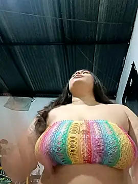 Snapshot of xandra252 chatting on November 10, 6:12 am xandra252 online show from November 10, 6:12 am