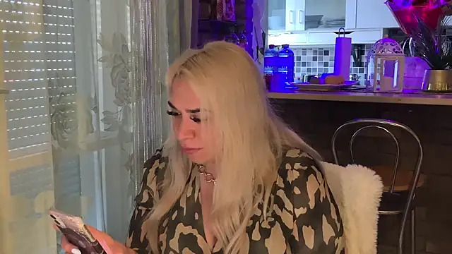 Monageil online show from March 10, 1:10 pm