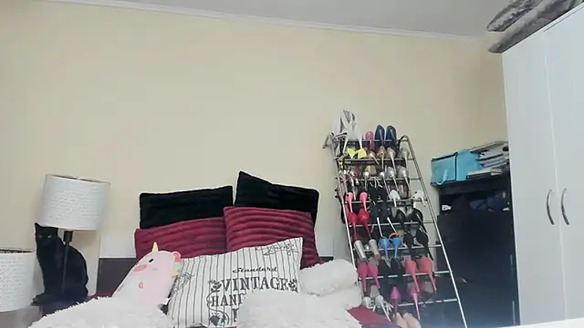 Snapshot of juliahayessxx chatting on February 10, 8:00 pm juliahayessxx online show from February 10, 8:00 pm