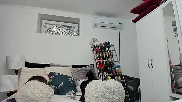 Snapshot of juliahayessxx chatting on September 10, 7:14 pm juliahayessxx online show from September 10, 7:14 pm