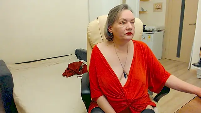 Snapshot of MomJaneSex chatting on November 26, 11:06 pm MomJaneSex online show from November 26, 11:06 pm