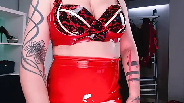 Snapshot of Ella__Kross chatting on March 13, 8:15 am Ella Kross online show from March 13, 8:15 am