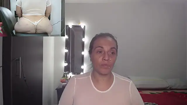 Snapshot of zoe_hotxxx chatting on October 6, 12:08 am zoe hotxxx online show from October 6, 12:08 am