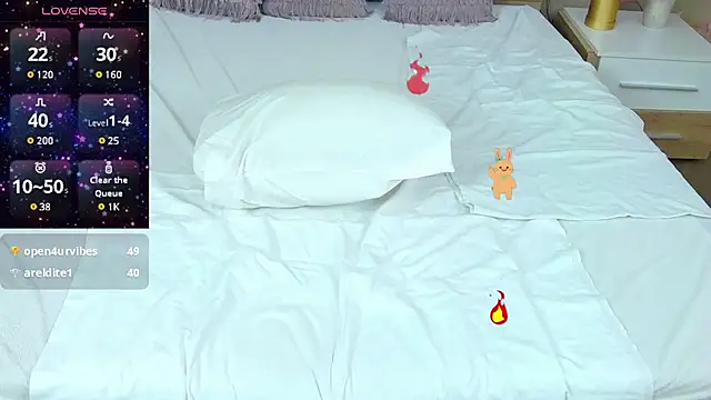 Snapshot of MatureVivian chatting on March 12, 10:59 am MatureVivian online show from March 12, 10:59 am