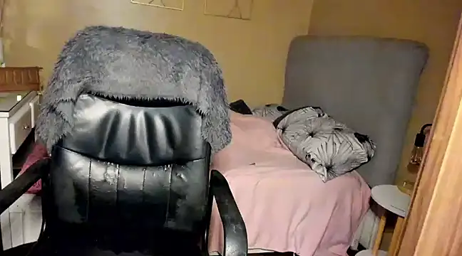 HOTnWILDalice online show from January 23, 3:26 am