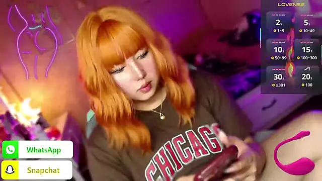 HOTnWILDalice online show from December 1, 4:28 am