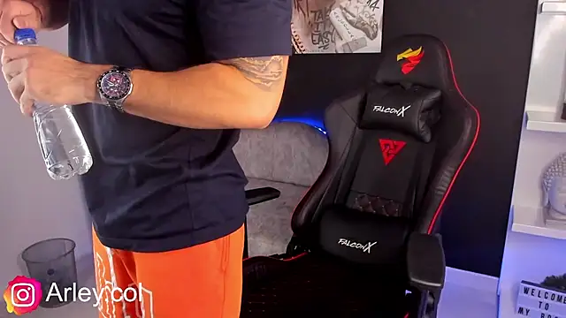 Dimitri Colleman online show from December 9, 7:18 pm