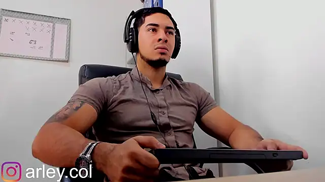 Dimitri Colleman online show from December 15, 2:30 am