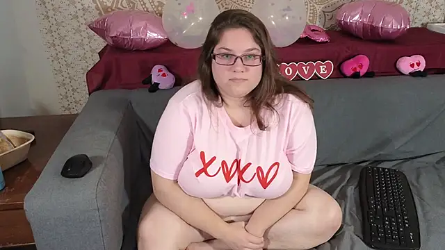 Snapshot of DrenchedDelicates chatting on February 15, 2:15 am DrenchedDelicates online show from February 15, 2:15 am