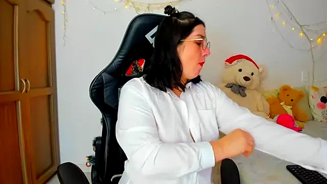 Susan Foxx online show from December 24, 7:22 pm