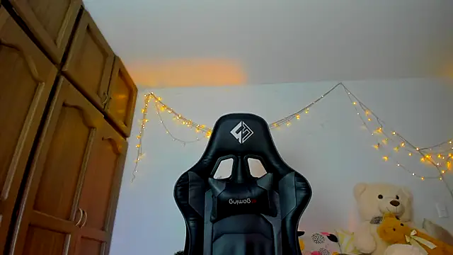 Susan Foxx online show from January 4, 11:17 pm