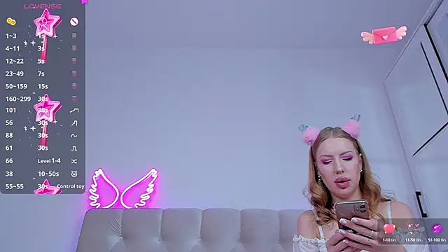 Snapshot of YourWildDestiny chatting on February 12, 7:44 am YourWildDestiny online show from February 12, 7:44 am