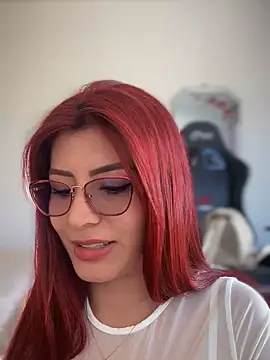 LINDA PATTY94 online show from January 19, 2:28 pm