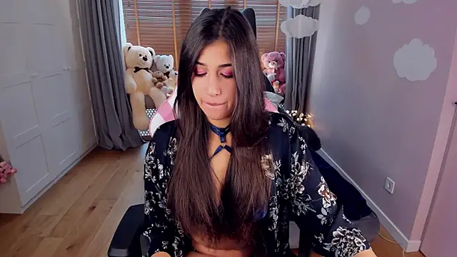 Snapshot of MiaSilkX chatting on October 28, 12:19 pm MiaSilkX online show from October 28, 12:19 pm