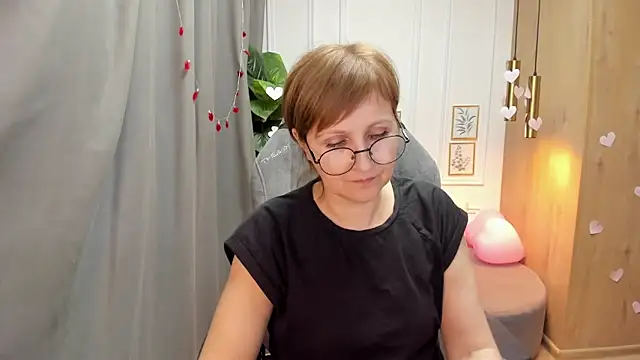 Paris Cherry online show from February 18, 4:37 pm