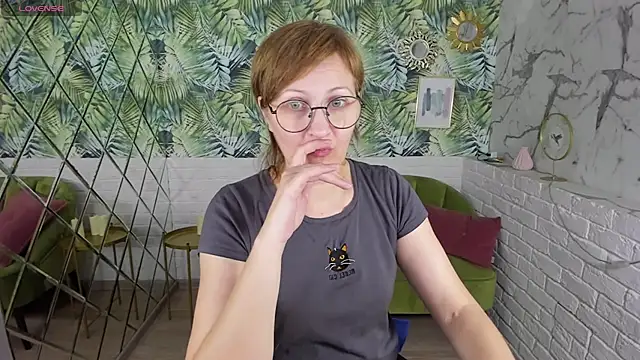 Paris Cherry online show from March 8, 8:03 pm