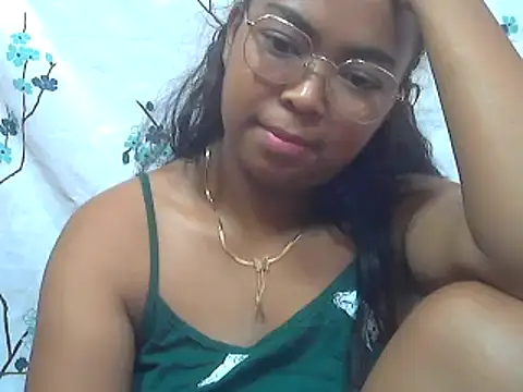 milkboobsgirl online show from March 12, 7:57 am