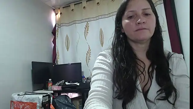 Snapshot of angel_sw chatting on October 2, 8:27 pm angel sw online show from October 2, 8:27 pm